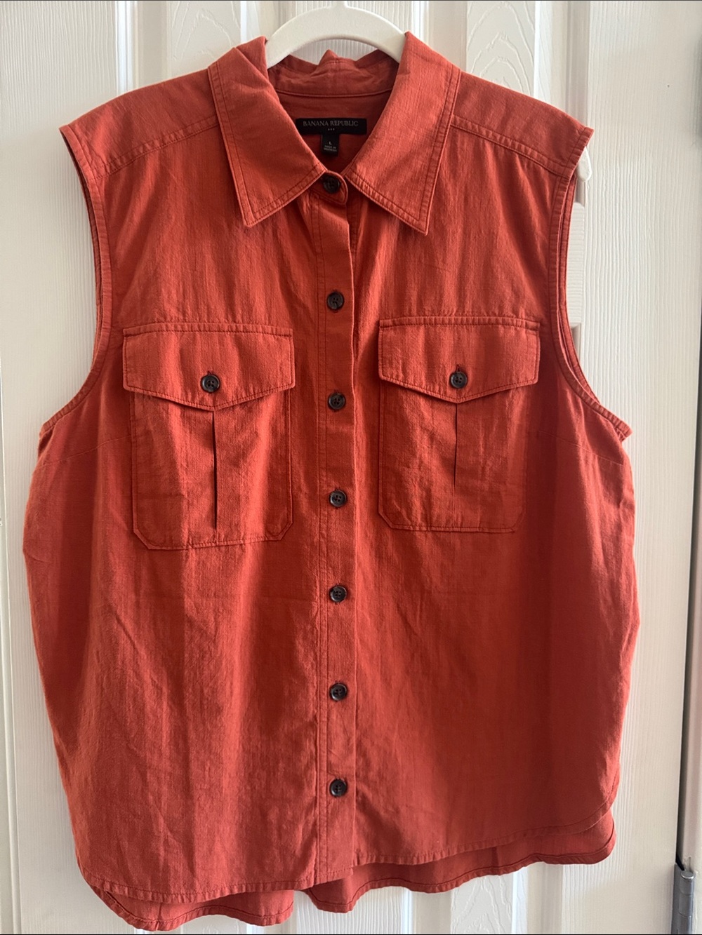 Banana Republic Sleeveless Button-Down Pocket Top — Rust Orange